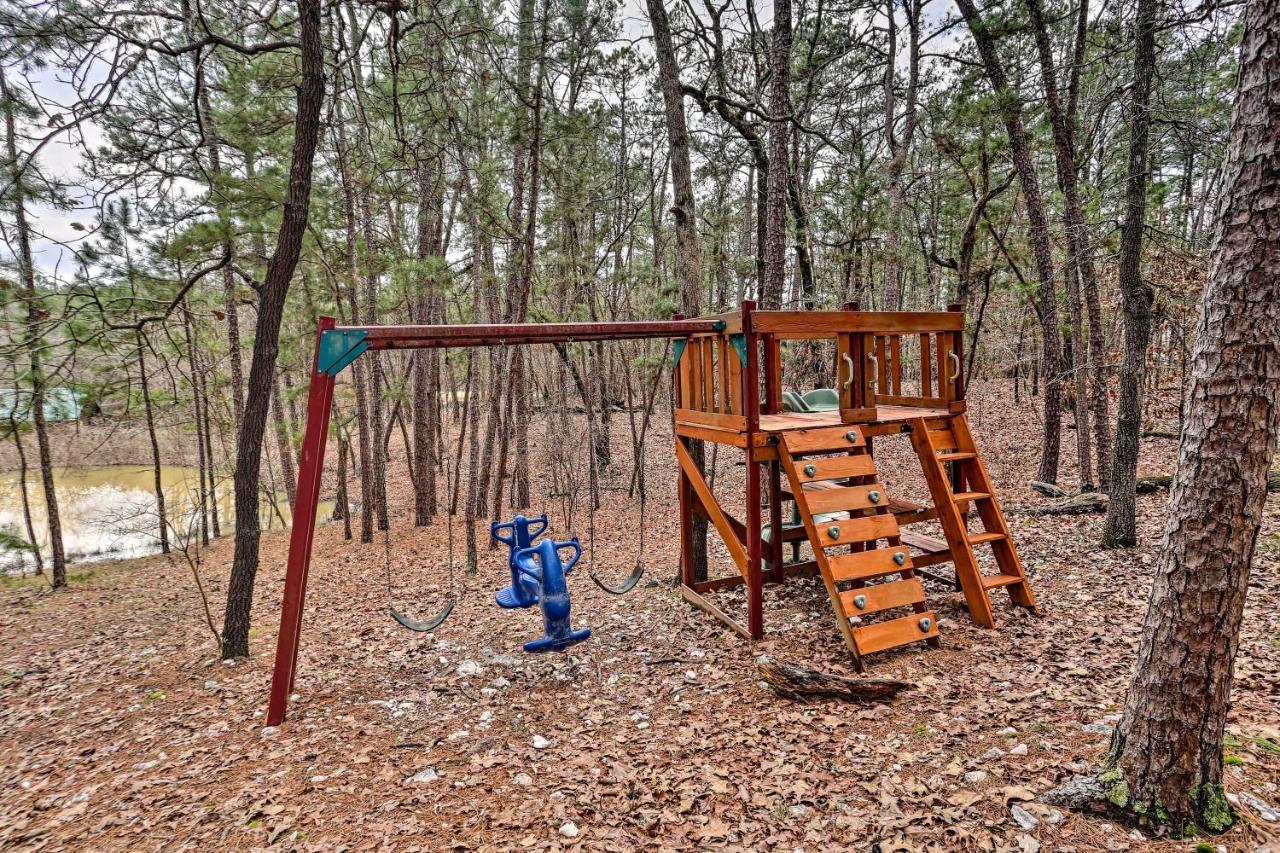 Broken Bow Log Cabin With Fire Pit, Pond, And Deck! Bagian luar foto