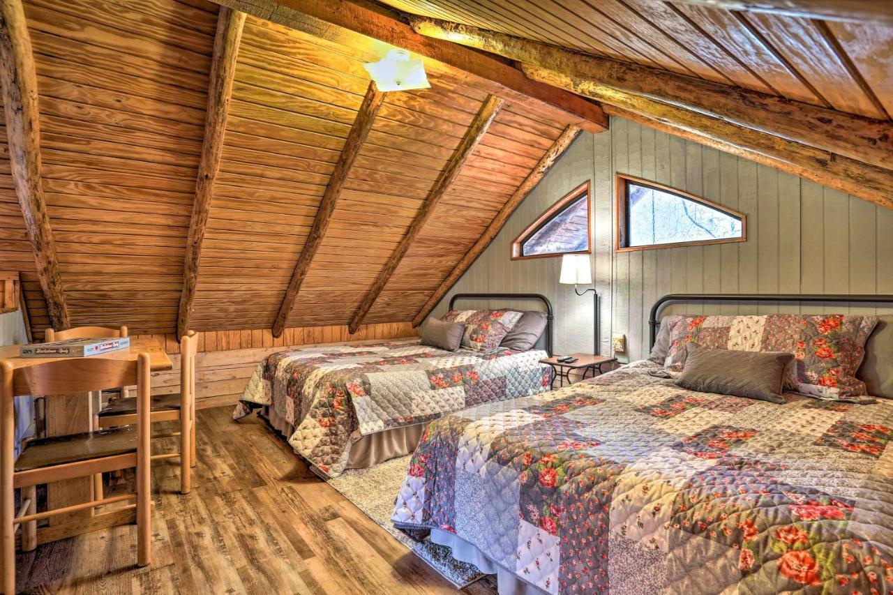 Broken Bow Log Cabin With Fire Pit, Pond, And Deck! Bagian luar foto