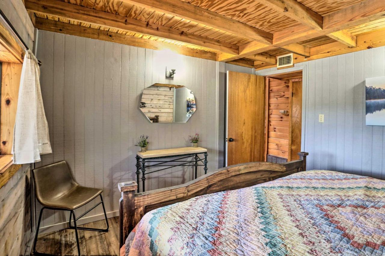 Broken Bow Log Cabin With Fire Pit, Pond, And Deck! Bagian luar foto