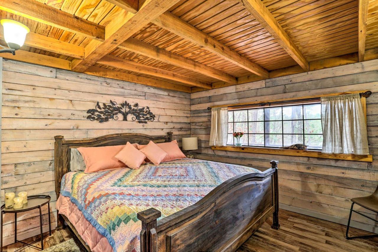 Broken Bow Log Cabin With Fire Pit, Pond, And Deck! Bagian luar foto